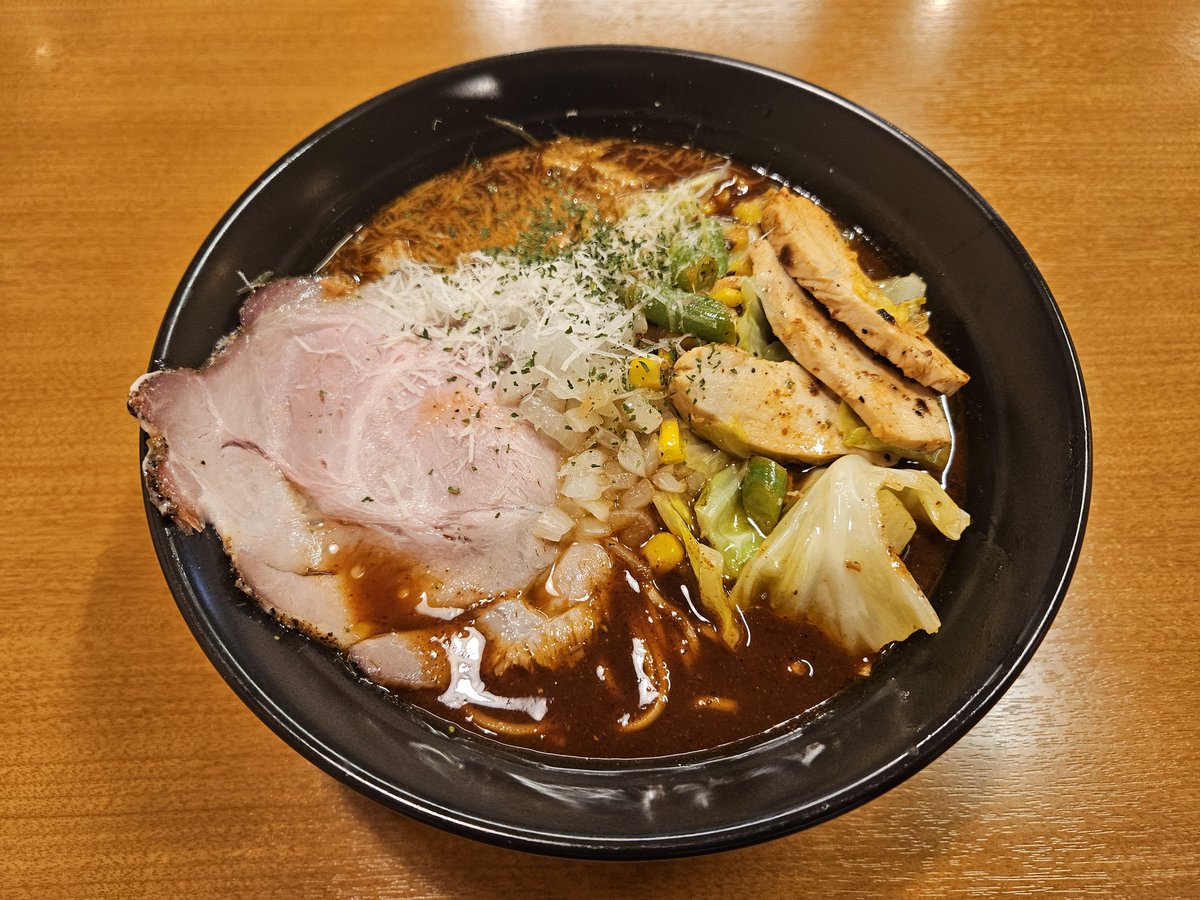 menyaSO's tweet image. おはようございます
店主なつきでございます
本日12月1日(月)は
私の肩の痛みが再発してしまいまして‥
申し訳ありません
　　　『臨時休業』
とさせていただきます
今後も臨時休業のときなどはポストします
何もないときは通常営業と思ってください
よろしくお願いします