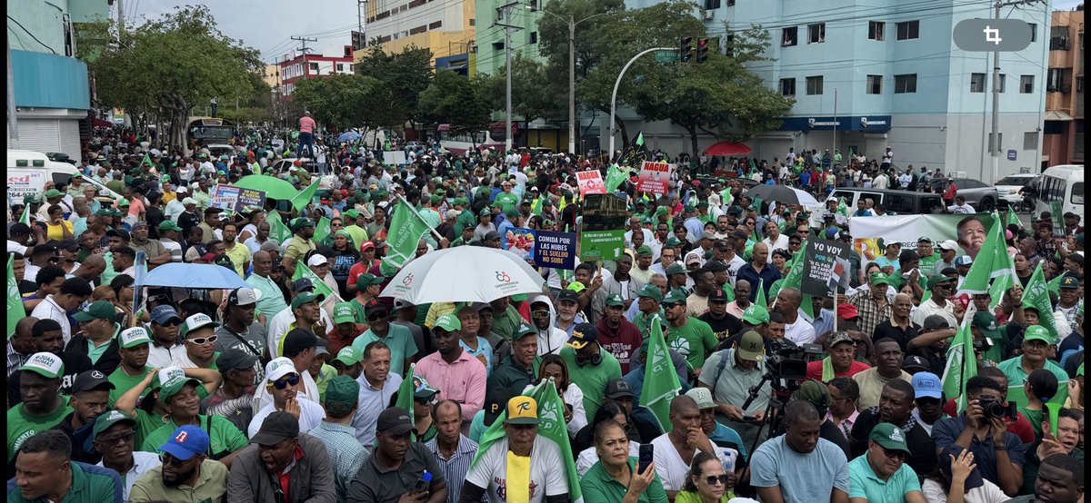 La madre de todas las marchas realizadas en la REp. Dominicana en toda su historia. El pueblo salió a la calle a decirles al PRM. !BASTA YA!. <a href="/FPcomunica/">@Fuerza del Pueblo (FP)</a> <a href="/fpcomunicaeuro/">Fuerza Del Pueblo - Europa</a> <a href="/elnuevodiariord/">El Nuevo Diario</a>