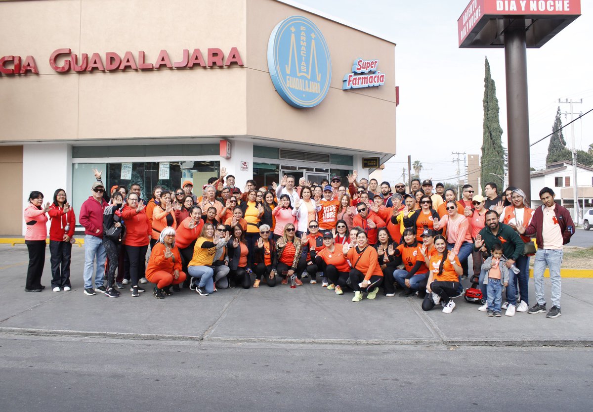 Hoy realizamos la Caminata Naranja, dejando claro que en Coahuila alzamos la voz por una Vida Libre de Violencia para Mujeres, Niñas y Adolescentes. Desde la Secretaría de Cultura nos sumamos a las acciones por una cultura libre de violencia.
#CoahuilaPaDelante #APasosDeGigante