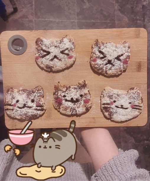 duduxo482012's tweet photo. *tries to make kittycookies* https://t.co/TxDWi0h3Wb