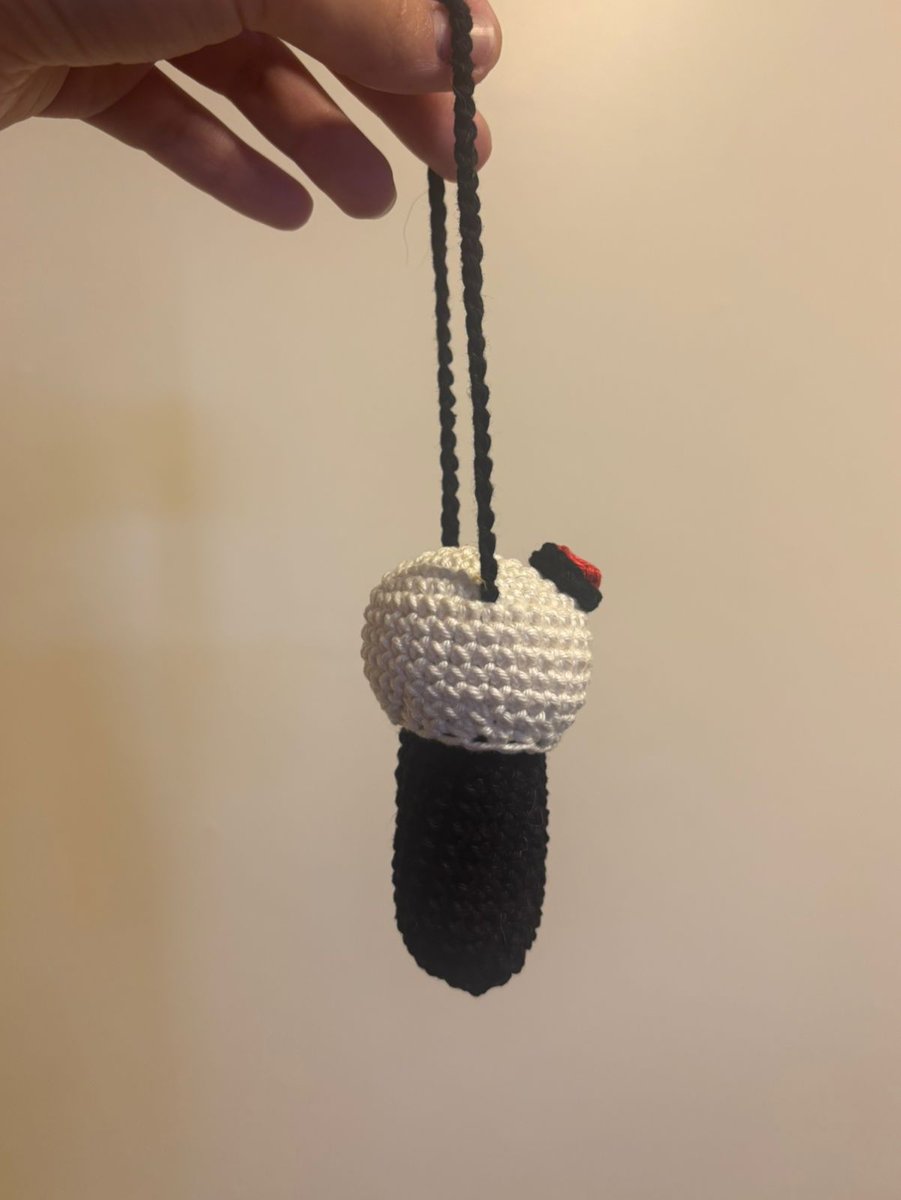 jhopish's tweet photo. a gente faz tudo com mto amor e dedicação, mas tem sido muito difícil chegar nas pessoas e conseguir divulgar :'( pfvr me ajudem a divulgar pra chegar em mtas armys! tb temos vários outros produtos
esta tudo na @lojagatchi e o site é https://t.co/iHe3F4mwqz https://t.co/vja7MFLeOz
