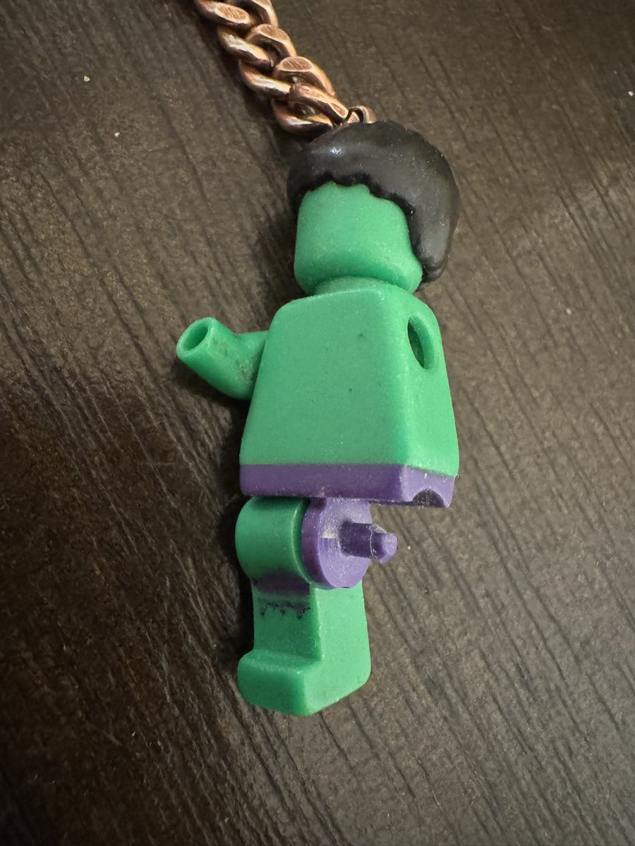 Baldado, agotado, desfallecido, tullido, exhausto, derrengado…
Pero ahí sigue 
No hay otro igual