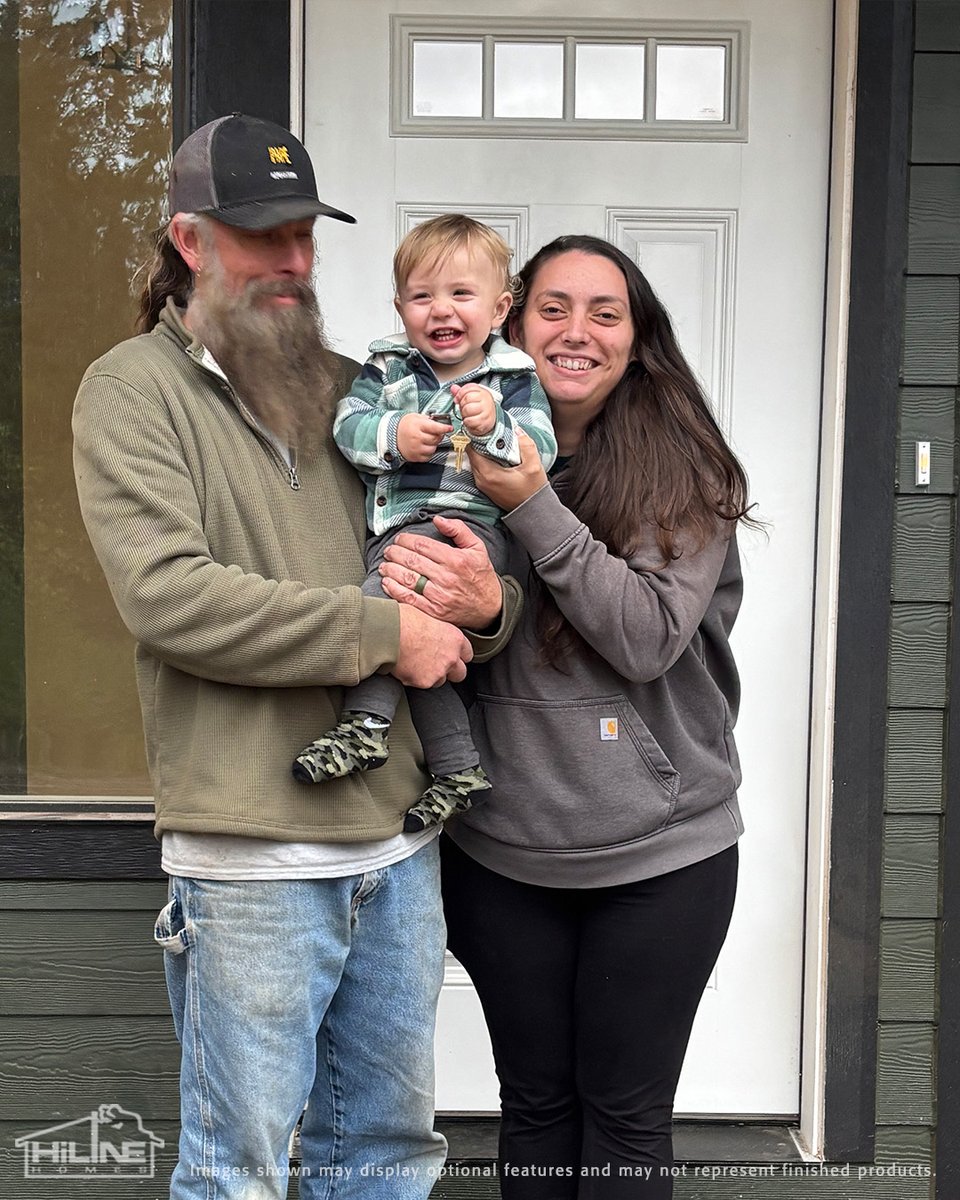 HiLineHomes's tweet image. Keys in hand and smiles all around! Reese &amp;amp; Amy worked with HiLine Homes of Satsop to customize and build Home Plan 875, creating a home perfectly designed for their lifestyle!

Start planning your dream home at na2.hubs.ly/H01TmWx0.