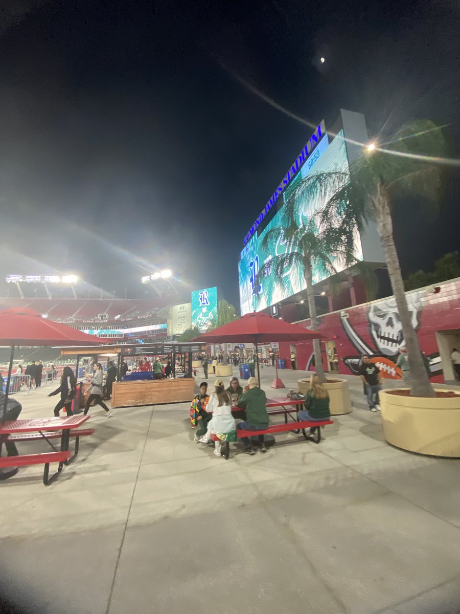 Gio Reyes tweet media