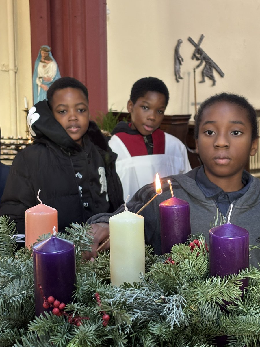 StSaviourCF24's tweet photo. First Sunday of Advent and a busy morning @StSaviourCF24 
-lighting the first Advent candle ✔️
-the Jesse Tree✔️
-distributing the Advent calendars✔️
@SouthCardiffMA https://t.co/T44BJr58Sw