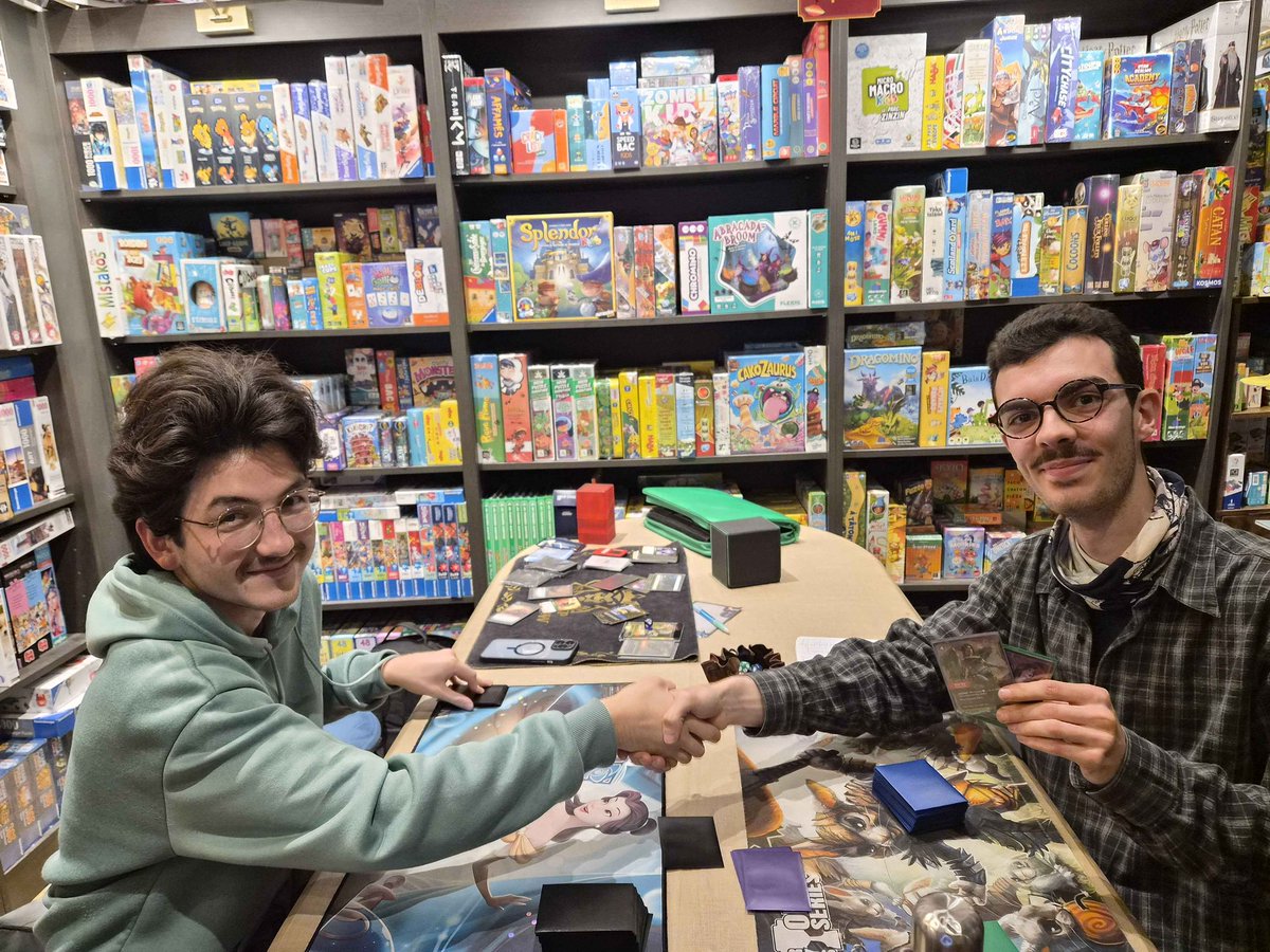 Loose in final for my second skirmish of the week vs <a href="/IKL_Skadi/">Killian "Skadi" Ma</a> in mirror. Win 8 boosters. No second playmat for me 😔
🃏: Kai’sa
Will see next weekend for a new deck maybe👀