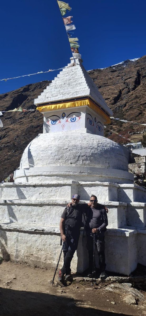 clubalpinoCAM's tweet photo. Naturaleza impresionante, cultura, espiritualidad y aventura en Nepal. Experiencias inolvidables y broche de oro para Marisa por su ascensión al Island Peak, pico de más de 6.000 metros de altitud en el corazón del Himalaya. ¡Enhorabuena! #trangoworld #taketheotherway 👣 https://t.co/0gfBoQkPSD