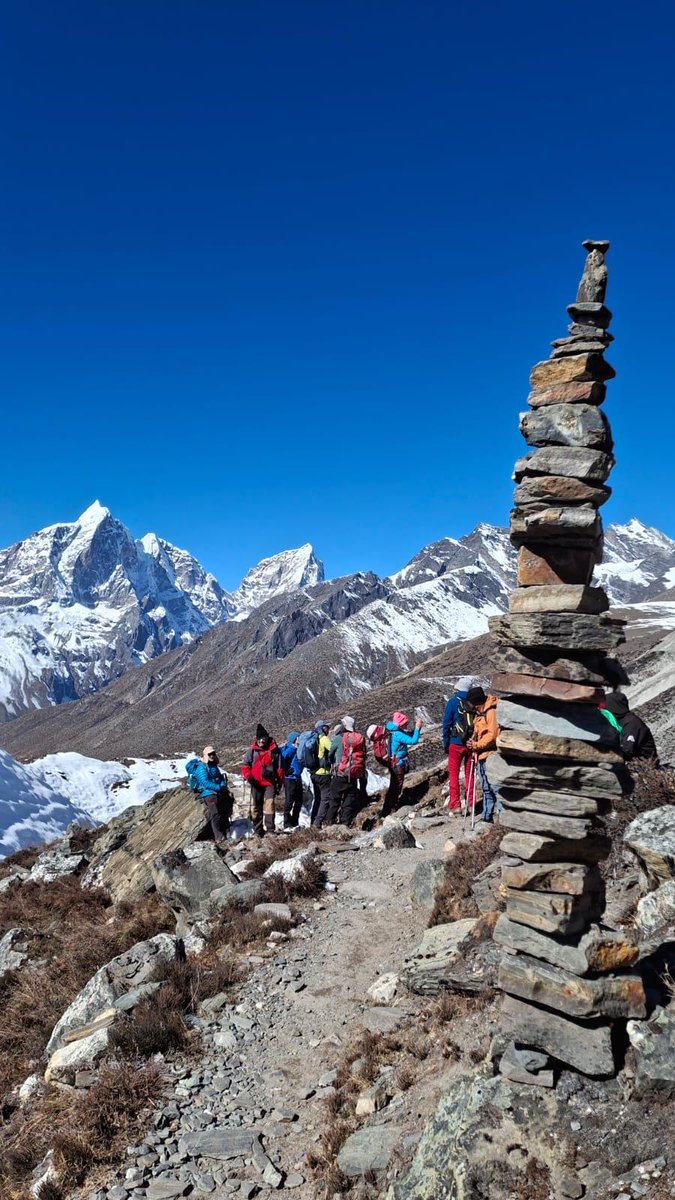 clubalpinoCAM's tweet photo. Naturaleza impresionante, cultura, espiritualidad y aventura en Nepal. Experiencias inolvidables y broche de oro para Marisa por su ascensión al Island Peak, pico de más de 6.000 metros de altitud en el corazón del Himalaya. ¡Enhorabuena! #trangoworld #taketheotherway 👣 https://t.co/0gfBoQkPSD