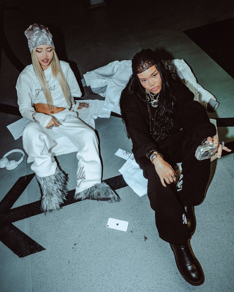 Hallucina tweet media