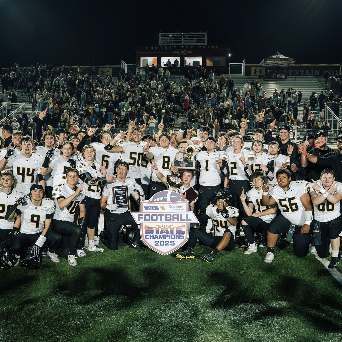 Fiesta_Bowl's tweet image. Defense wins championships.

Congratulations to the Round Valley Elks, who stopped the No. 1 ranked Benjamin Franklin, 13-10, to earn the 3A State Championship!