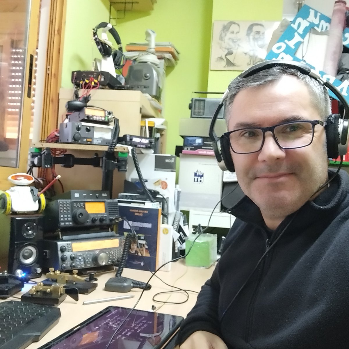 Colaborando en el simulacro de comunicaciones promovido por el Radio Club Región de Murcia - E A 5 R C Z 
El objetivo era comunicar el Altiplano de la Región de Murcia con un punto móvil concreto en el centro de la capital de Murcia. Objetivo logrado!!!
73
EA5GOW