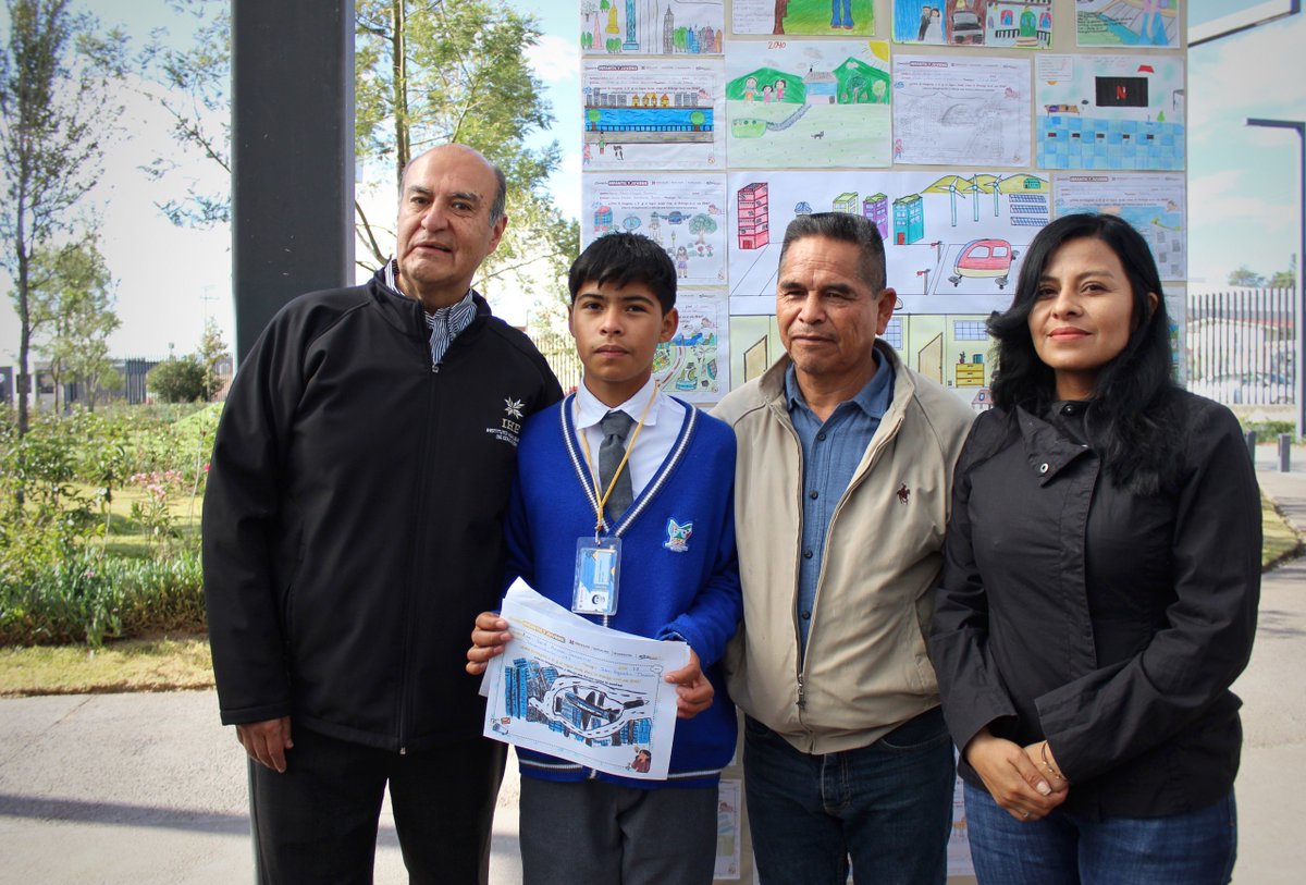 SEPHidalgo's tweet image. El secretario de Educación Pública de Hidalgo, @natycastrejonv, encabezó el cierre de la Consulta Infantil y Juvenil “Mi Visión de Hidalgo a 2040”, donde más de mil 200 estudiantes plasmaron en dibujos cómo imaginan el futuro del estado. Durante el evento se reconoció la…