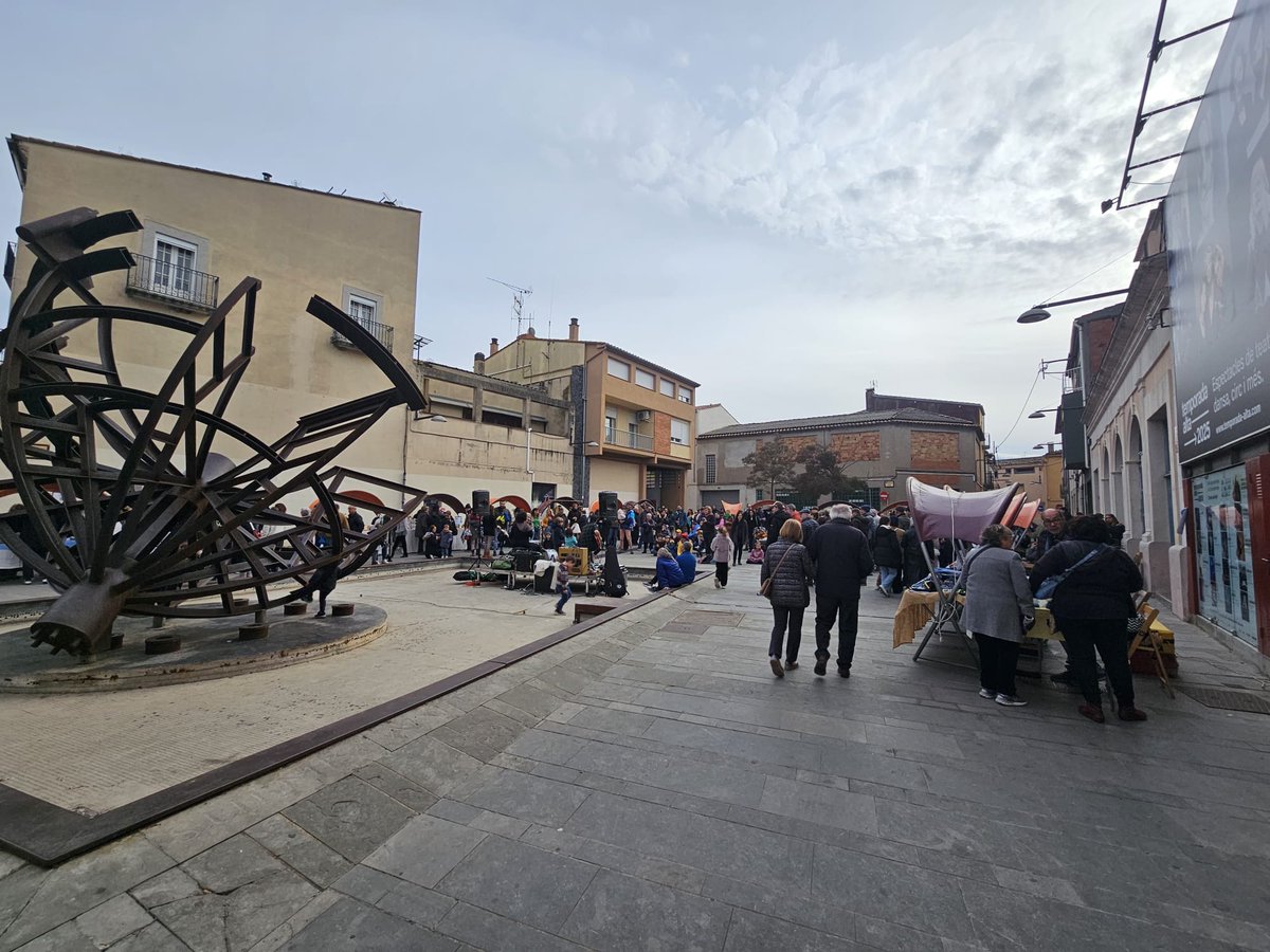 Junts x Salt tweet media