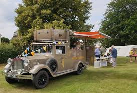brionyhudson2's tweet photo. Last day of #museum30 &amp; I'm catching up again!

@Amershammuseum does #Moving round the community in style with 'Anthony' our mobile museum (currently 3 Santa's grottos in 8 days!) Quite an #Achievement mainly down to our fab volunteer driver, Pete 🎖
1/3 https://t.co/OXEcOOaEG4