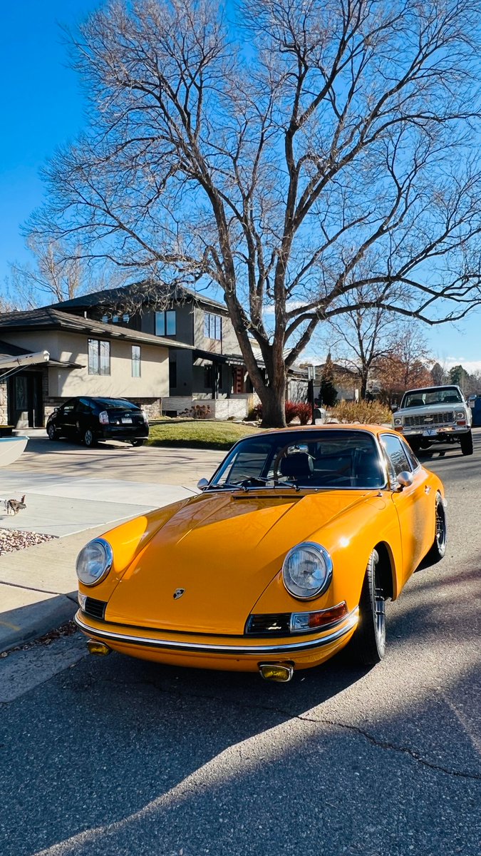 vqxnxoj's tweet image. Classic vibes with a burst of sunshine! Can’t get enough of this stunning Porsche, the perfect blend of style and power. 🚗💛 #CarLovers #ClassicCar #Porsche #VintageVibes #CarGoals