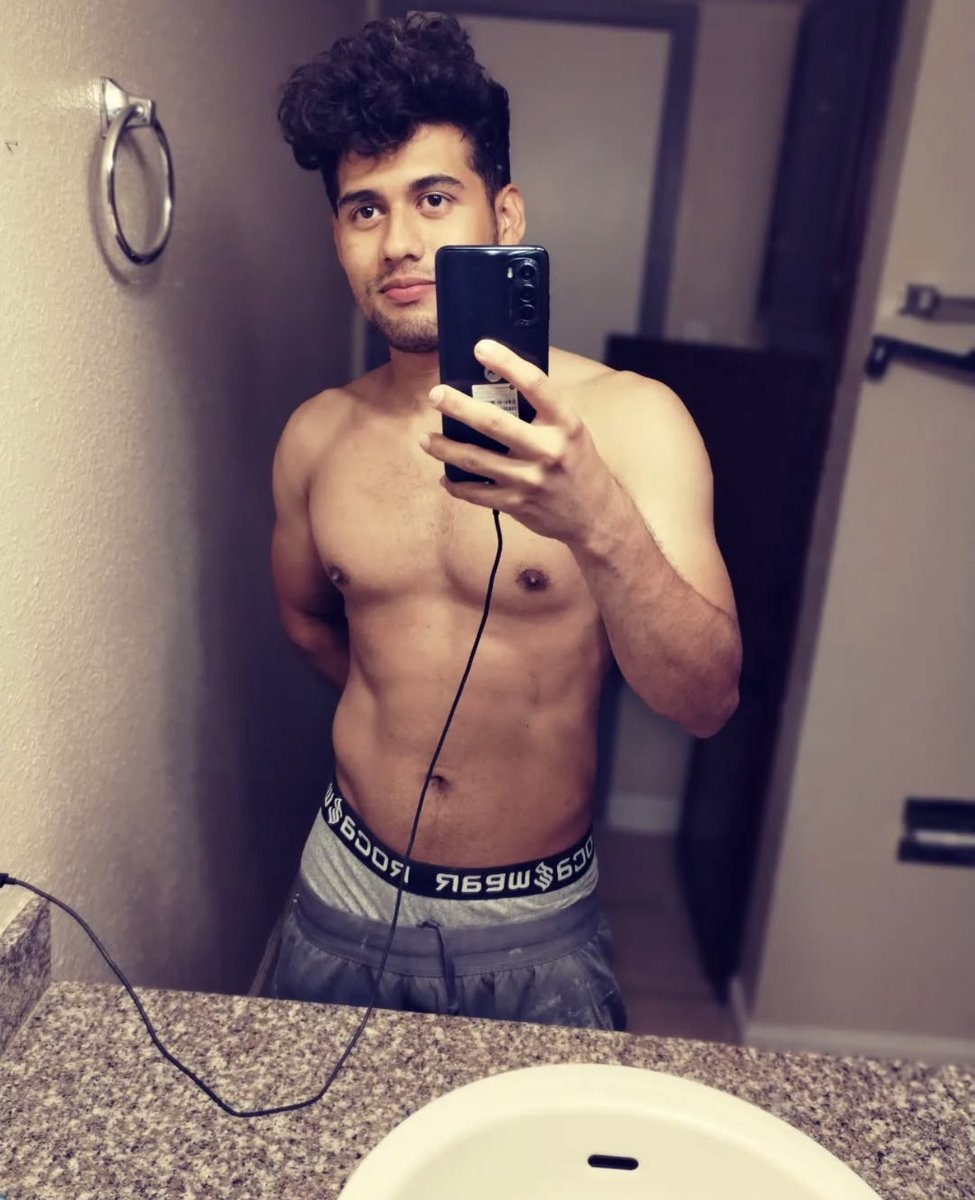 Hay peludo 

Me he encontrado viéndote a los ojos y abrazarte me calmo. Todo el miedo que hay en mí