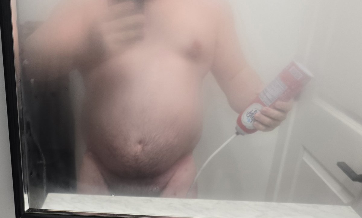 QuestionableDud's tweet photo. Little foggy but love being a cream puff 🥴 #bellyinflation https://t.co/3tpYNQBiDB