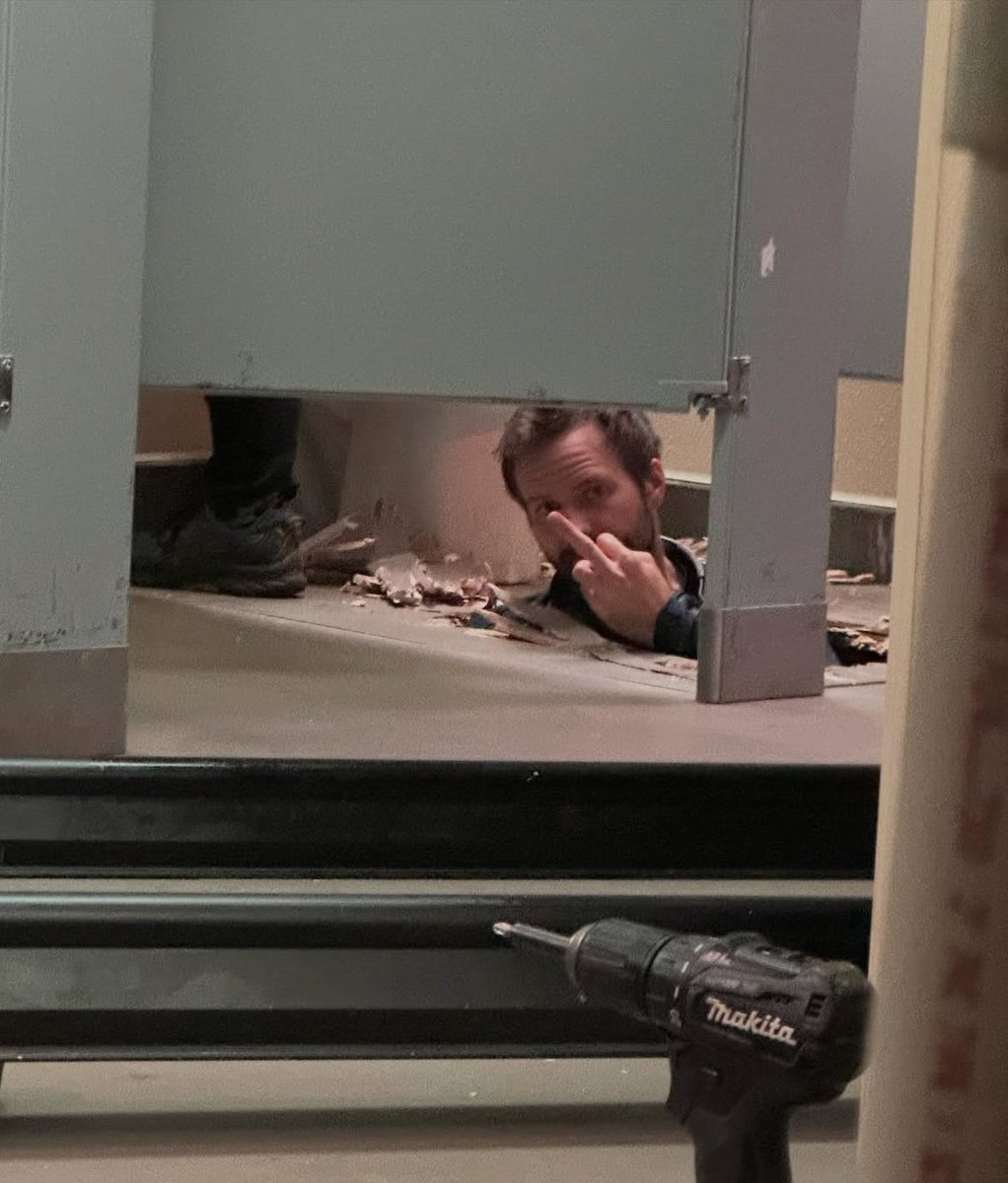 RelayTS's tweet image. Me to anyone who’s complaining about Stranger Things 5