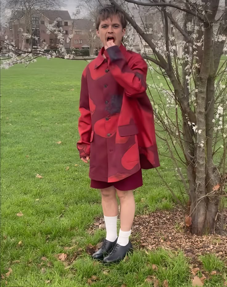 sweeetiebambi's tweet image. he is three apples tall