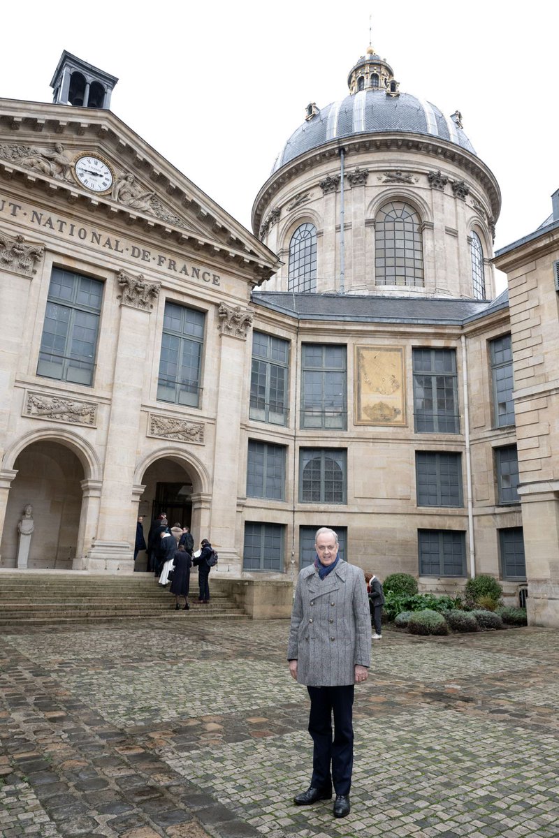 Prince Jean d'Orléans - Comte de Paris tweet media