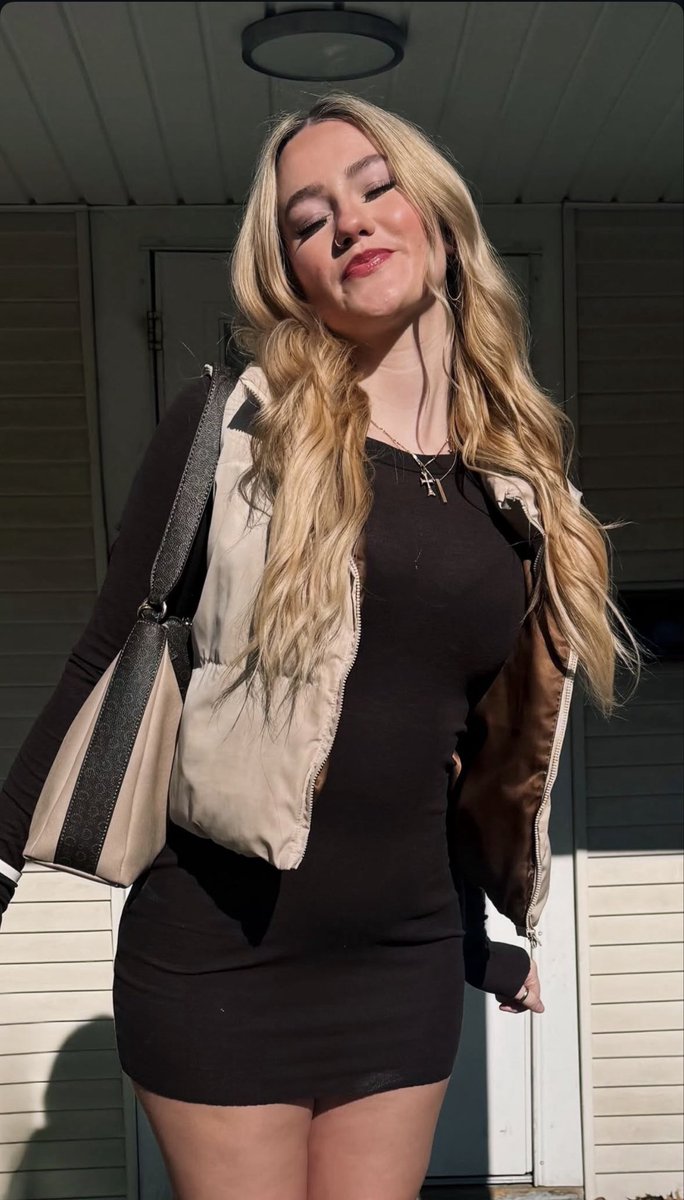 skylardotfrisb's tweet photo. already missing the sun ☀️ https://t.co/8cJuePl3uj