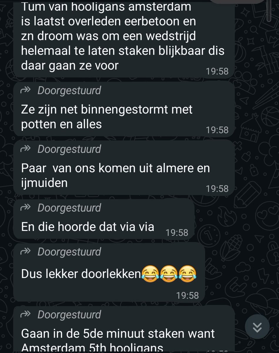 Dat de KNVB deze wedstrijd überhaupt nog verwacht te kunnen hervatten, laat staan uitspelen😅😂 #ajagro