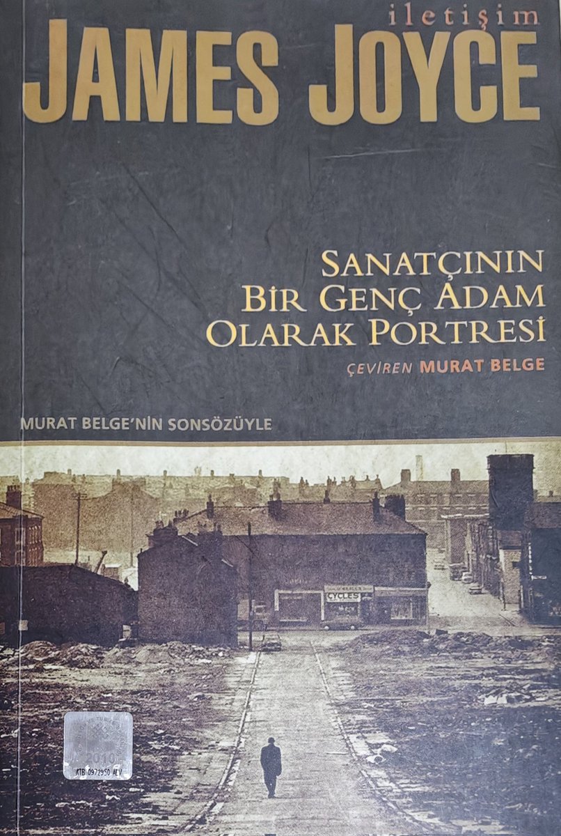 "Zihni Aristoteles ile Akinalı Toma'nın hayaletimsi kelimeleri arasında güzelliğin özünü araştırmaktan bıktığı zaman çoğunlukla eğlenmek için Elizabeth Çağı şairlerinin sevimli şarkılarına dönüyordu." 
 
J.Joyce, Bir Sanatçının Bir Genç Adam Olarak Portresi, <a href="/iletisimyayin/">İletişim Yayınları</a> #kitap