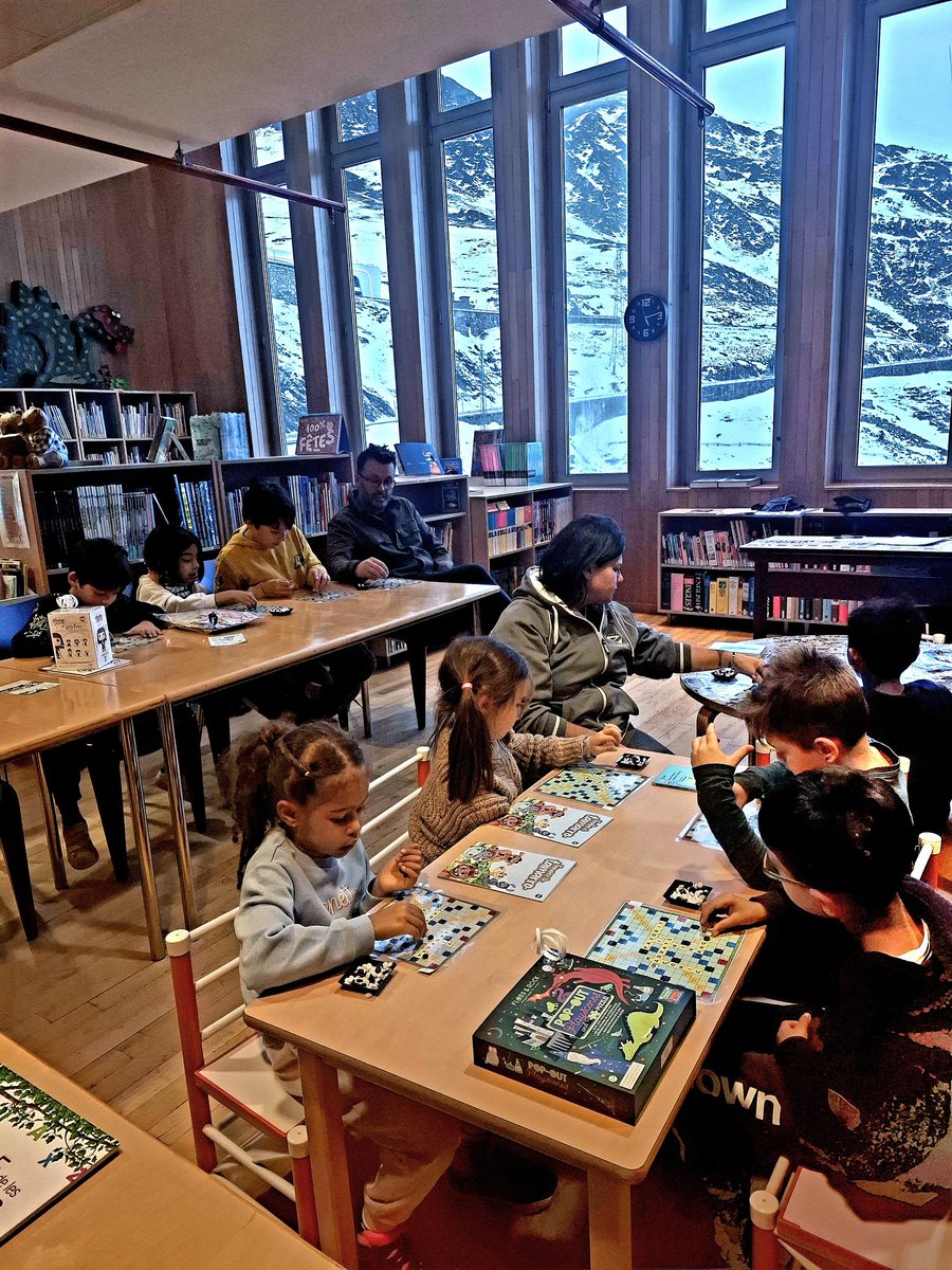Andorra 
Pas de la Casa Biblioteca Comunal, Bingo de Lletres i Scrabble en Català .
Activitat familiar per petits i adults  amb la llengua catalana com a fil conductor i de comunicació.
#catamots #scrabble #scrabblecat #scrabblencatala
