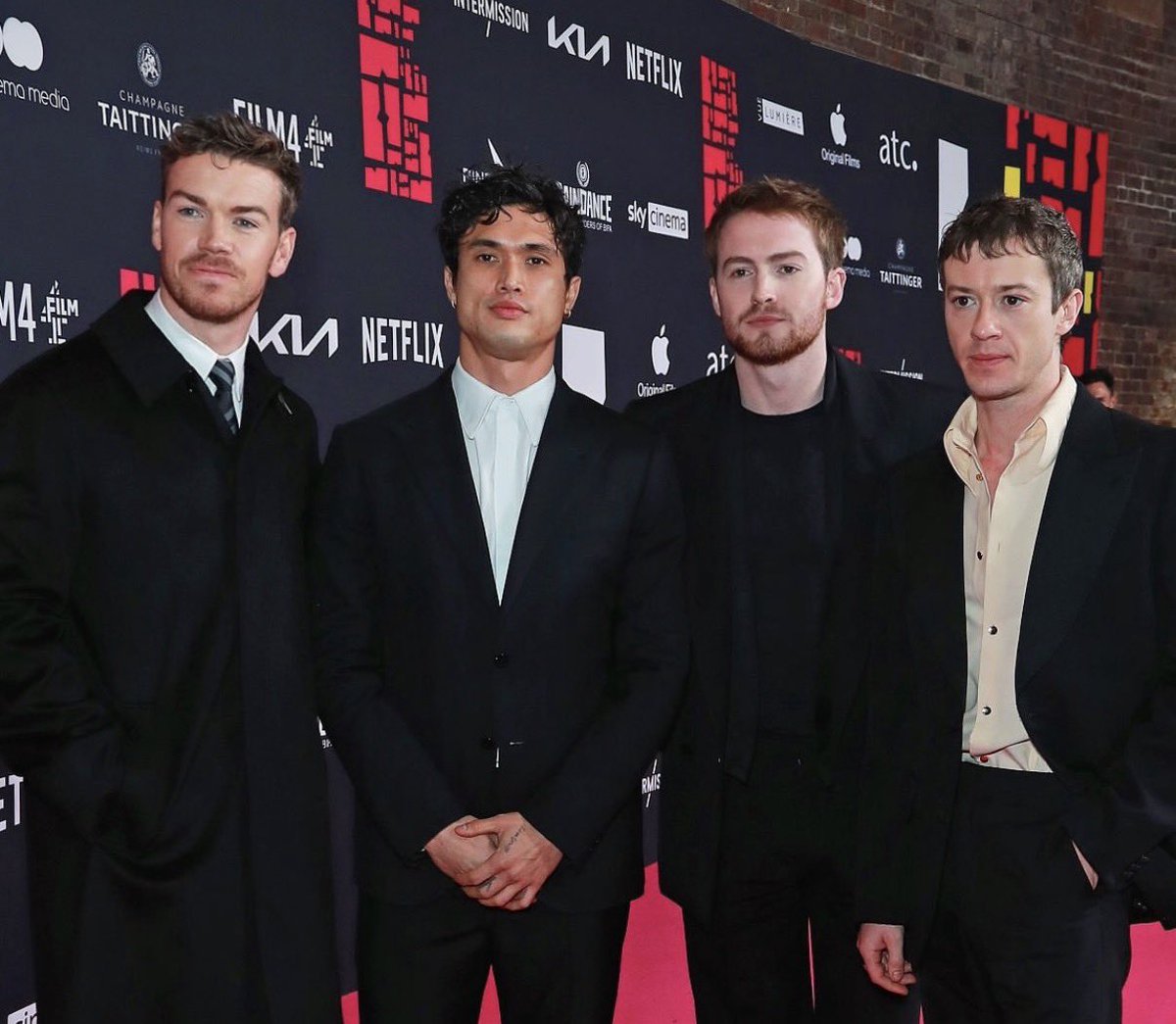 coloursofnickk's tweet image. um?????  what the heck