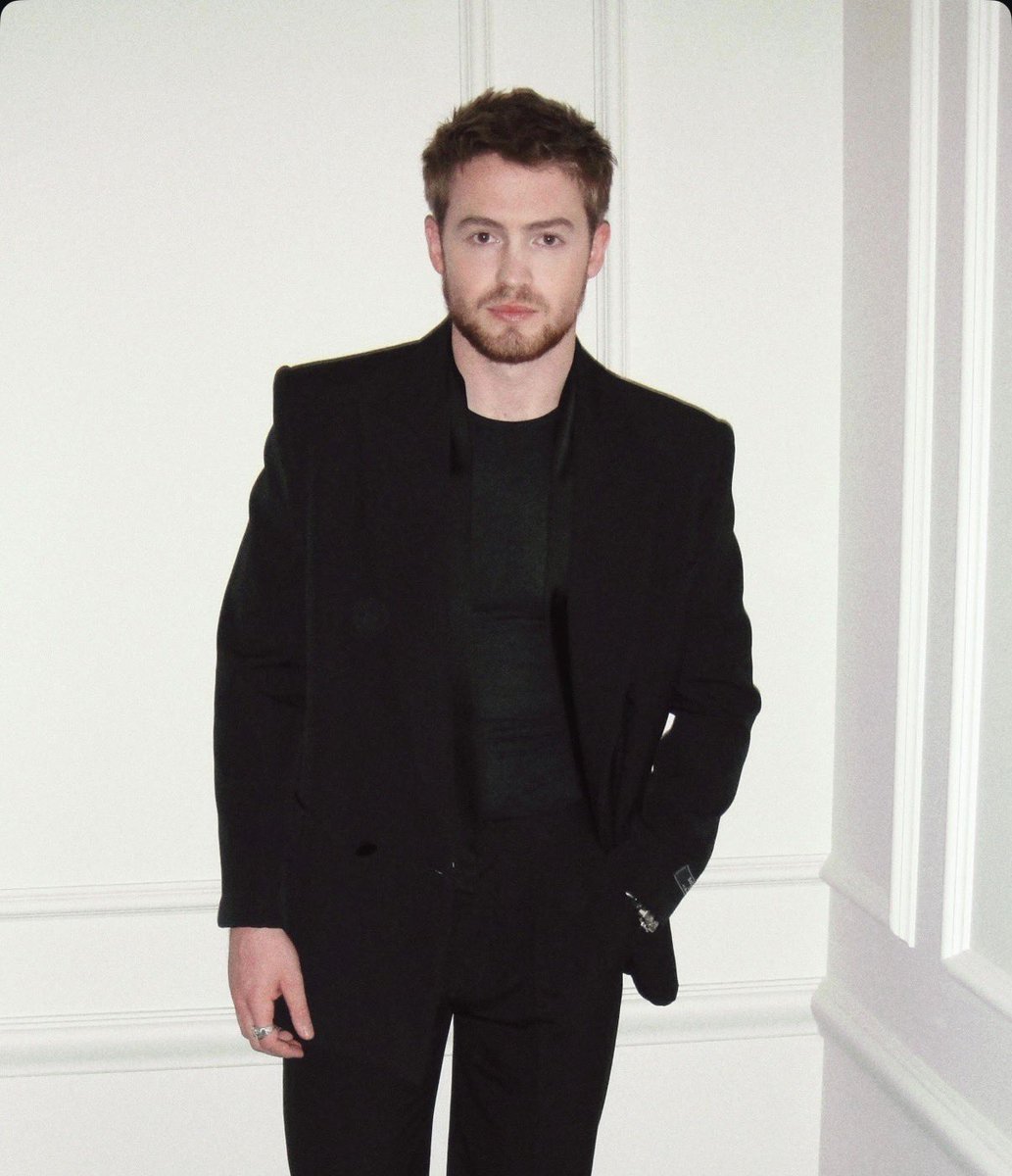 coloursofnickk's tweet image. um?????  what the heck