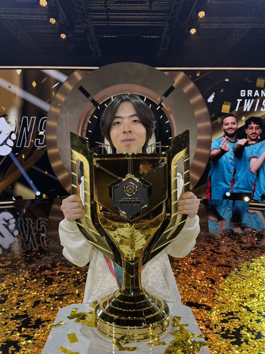 Twis Simple_ow tweet media