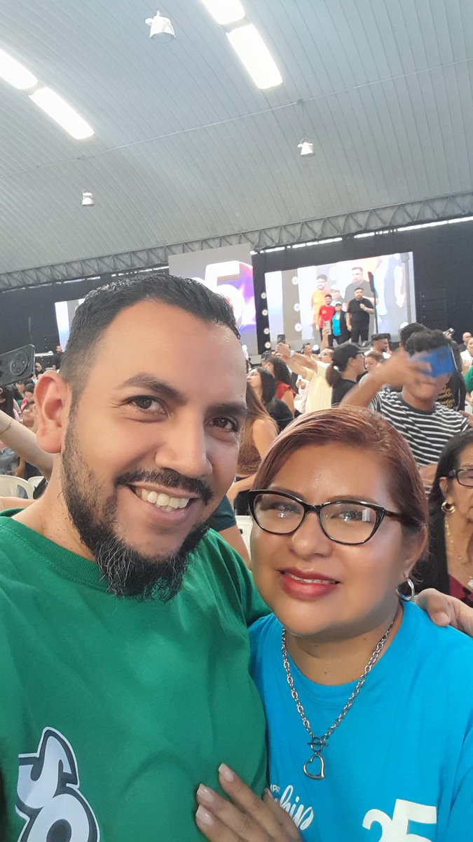 vito0811's tweet photo. #Compaz25años

@PastorVladimir 
@EsmeraldadeRiva 
@IglesiaCompaz 
@bessysomarriba https://t.co/kUnurC2GtX