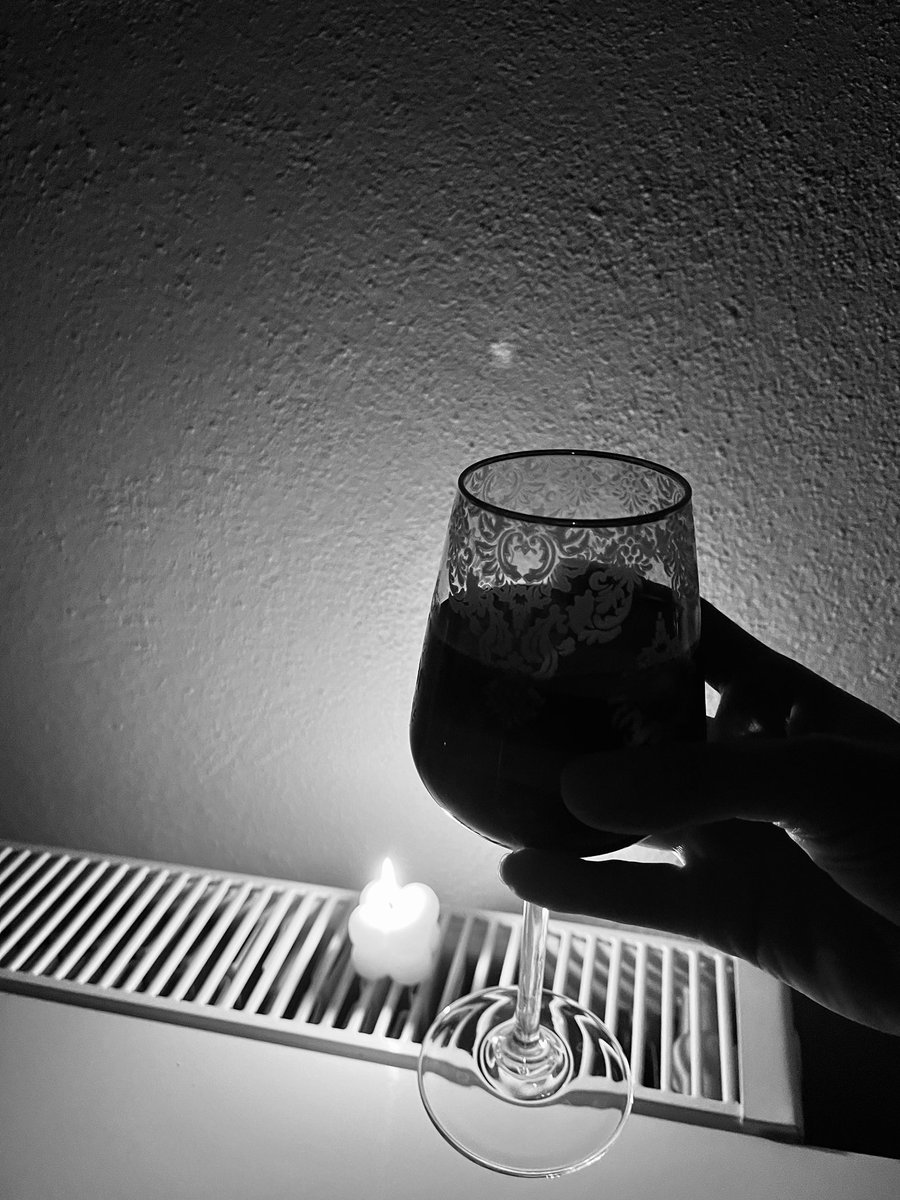 Bir anın değerini bir anı haline gelene kadar anlamazsın .