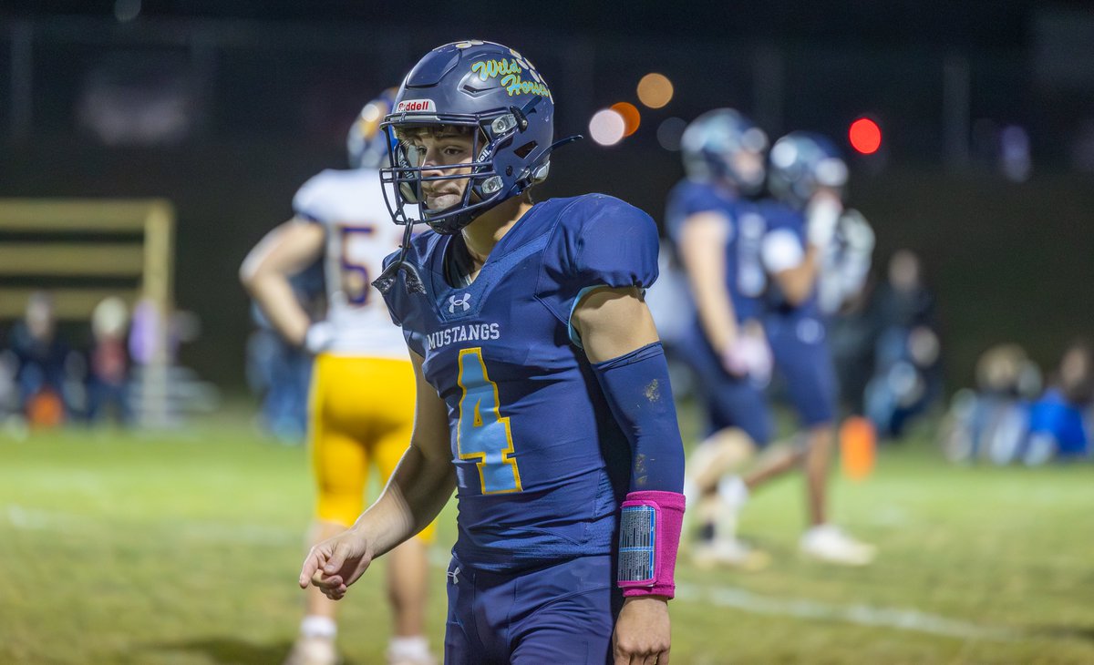 CLSOFootball's tweet image. 2025 First Team All-District Selection: #4 Senior QB Drew Kulus.  Drew had 1, 764 Yds. this year and 19 TD's.  Career Totals: 2,124 Yds. Passing and 23 TD's, 1,364 Yds. Rushing and 12 TD's, and 9 Receptions for 140 Yds. and 1 TD. Drew amassed 3,628 Yds. and 36 TD's in his career!