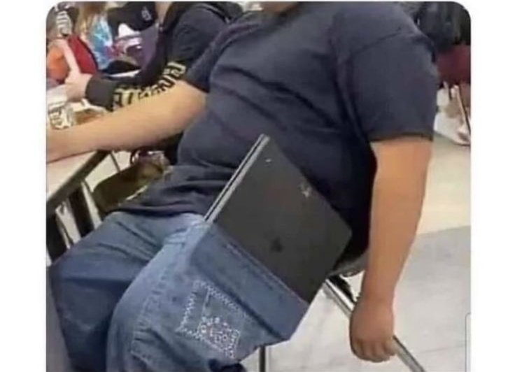 CodeEdison's tweet image. Am I the only one that goes everywhere with his PC ?