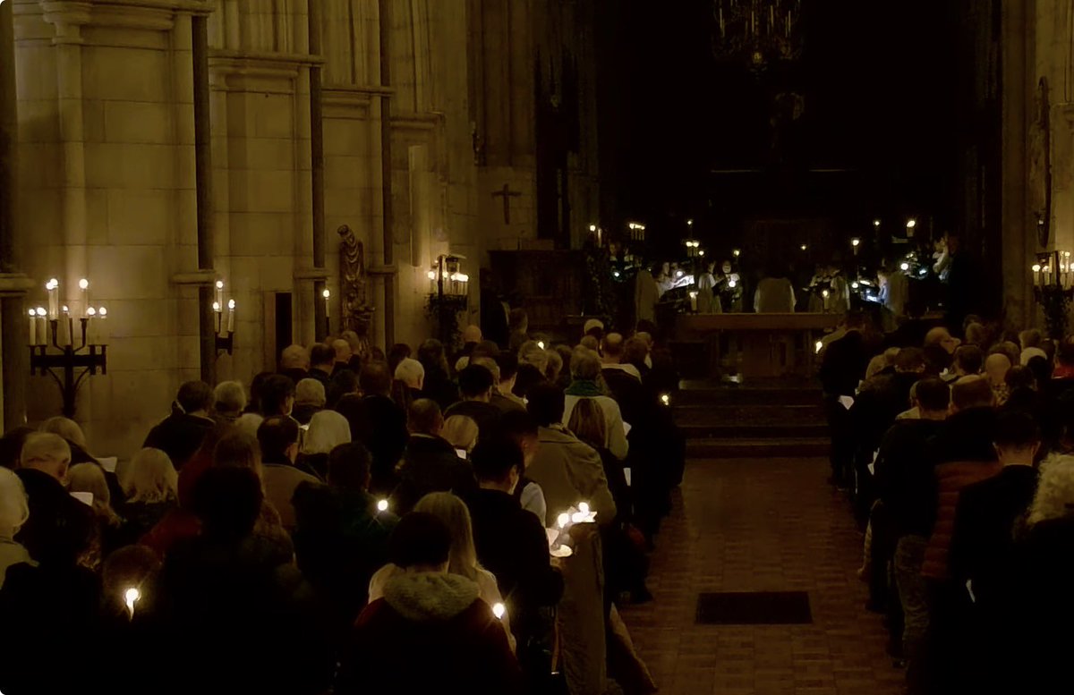 Beautiful candlelit  #advent service at <a href="/Southwarkcathed/">Southwark Cathedral</a> tonight.  The Lay Clerks sounded amazing tonight. Thank you <a href="/AlCutting/">Alastair Cutting</a> and Chapter. <a href="/SouthwarkCofE/">Southwark Diocese</a> <a href="/sdbemat/">SDBE Multi Academy Trust</a> 🕯️⛪️🙏🏼