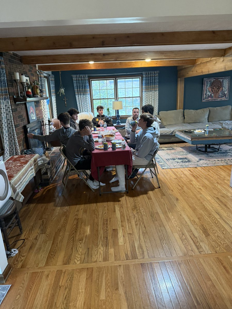 First annual team dinner at my house with the hoops team🌮🍨
#SEPARATIONSEASON💪

<a href="/NATigerAthletic/">NATigers</a> 
<a href="/NAboysbball/">NA Boys Basketball</a>