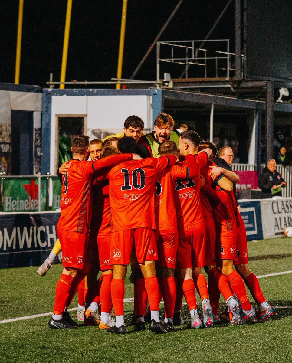 Daniel Moore tweet media