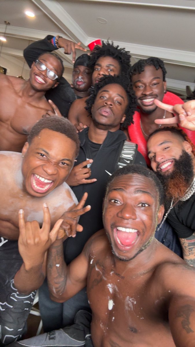 Obacruze's tweet photo. 48HOURS DONE. God Is Good🌟 ✅❤️ Thanks to Everyone that pulled in. I don’t know what to say than I’m Happy. Lit Gang Shit!👏🏿‼️ https://t.co/IdbkBOC9iO