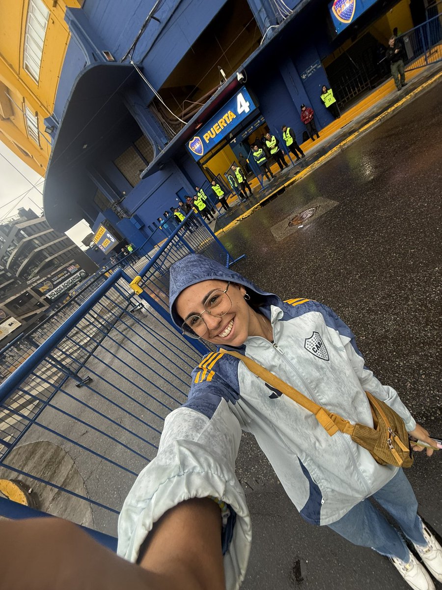 Se puede caer el cielo, acá vamos a estar. Dale Boca hoy 🤞🙏💙💛