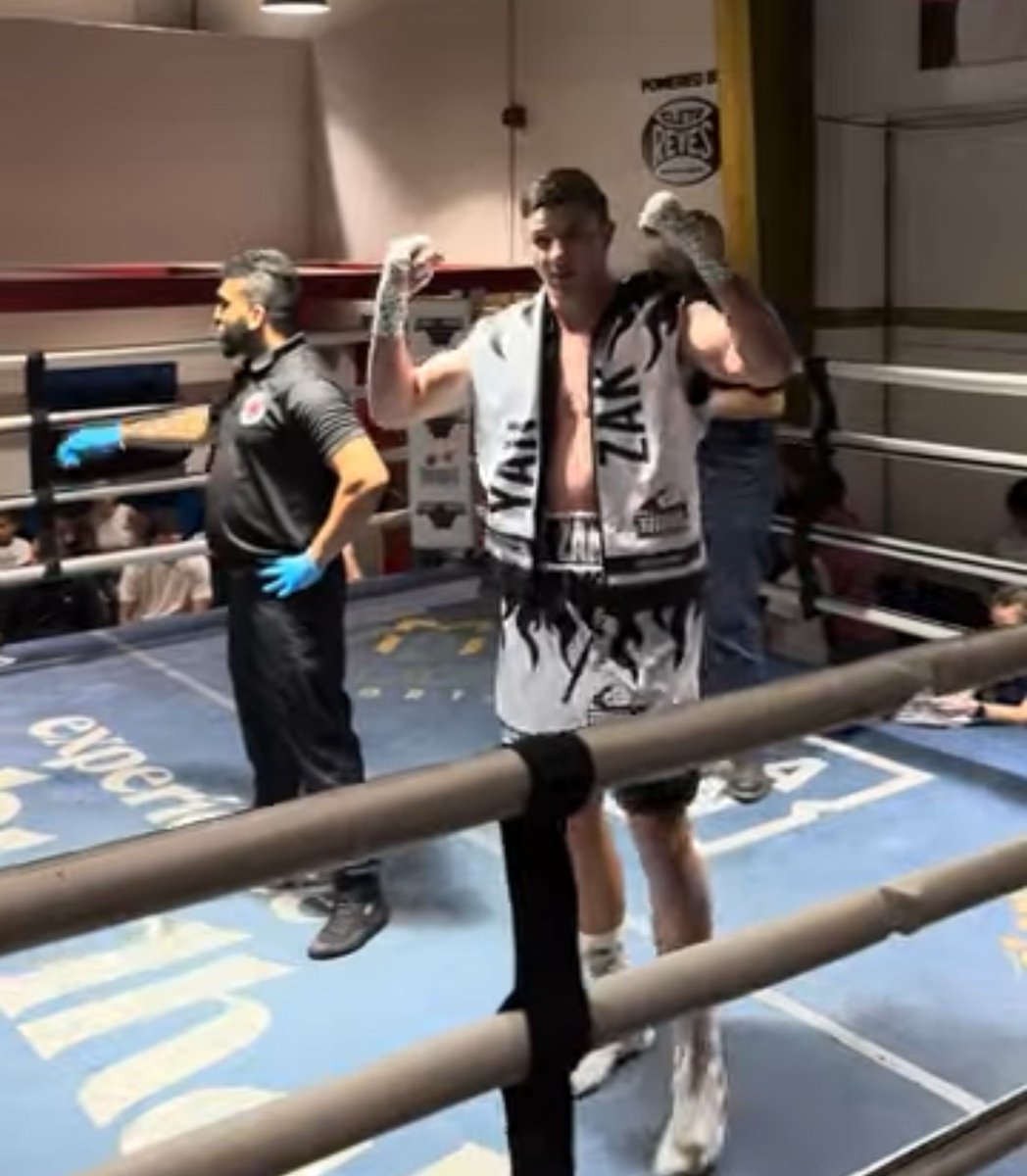 JewishBoxing's tweet image. Yan Zak wins rough fight with 3 knockdowns against Abdul Ubaya in Dubai
jewishboxingblog.com/2025/11/yan-za…