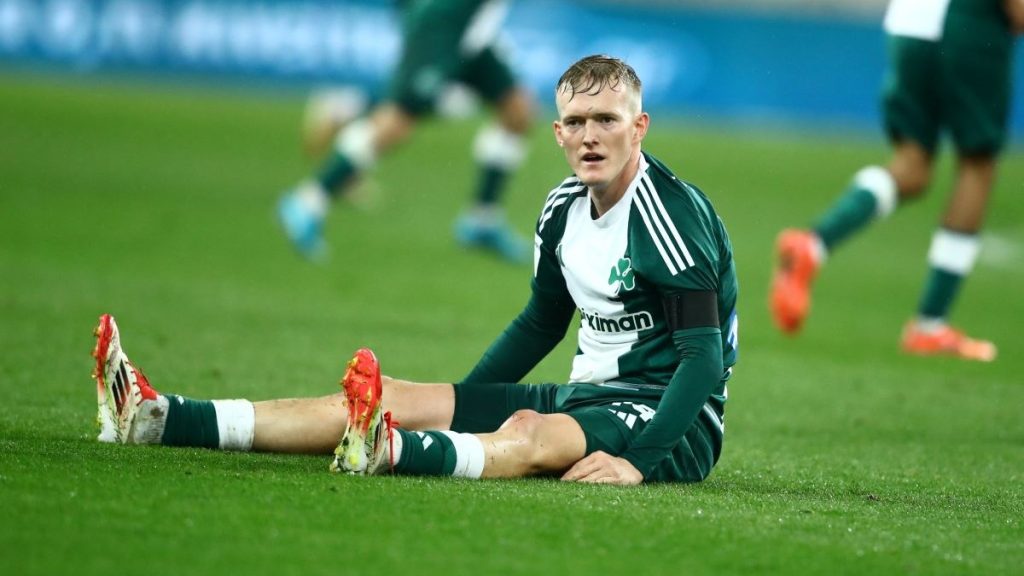 Τον πούλο σκουπίδι. 

Ένα από τα πιο αμπαλα φορ που έχουν φορέσει την φανέλα.
#paofc