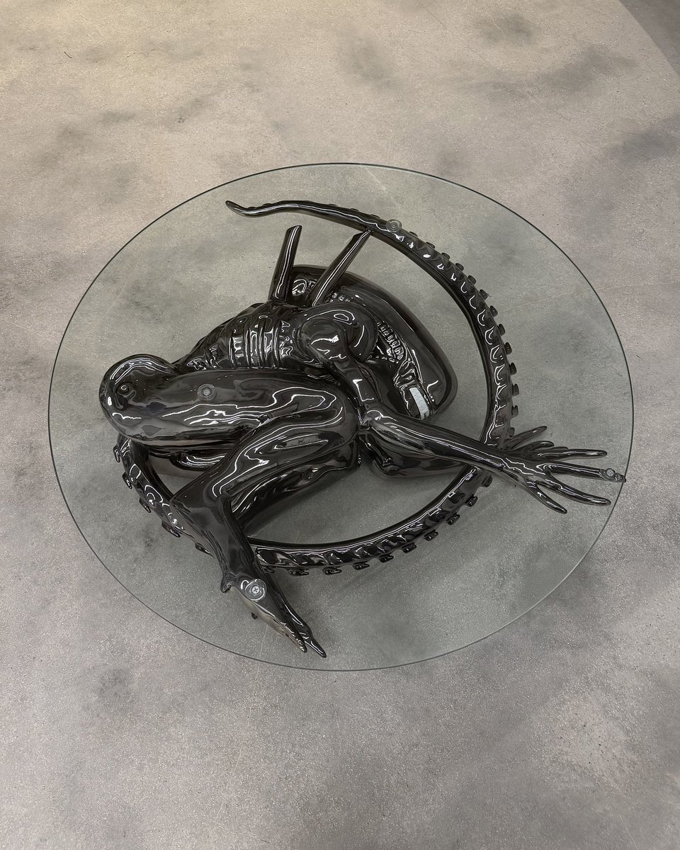 slumpykev's tweet image. Alien Table Installation: Miami 📍
[my new personal favorite]