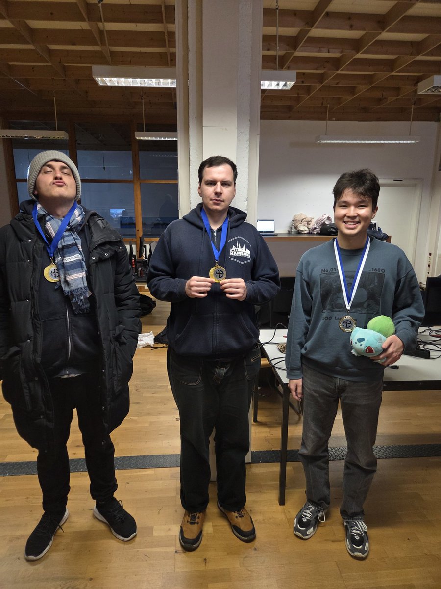 Gestern war mal wieder nice. Vorallem weil ich nach sehr langer Zeit mal wieder mitspielen konnte. Ein großer Dank geht raus an Greenshell, der dies durch seine TO Arbeit möglich gemacht hat.