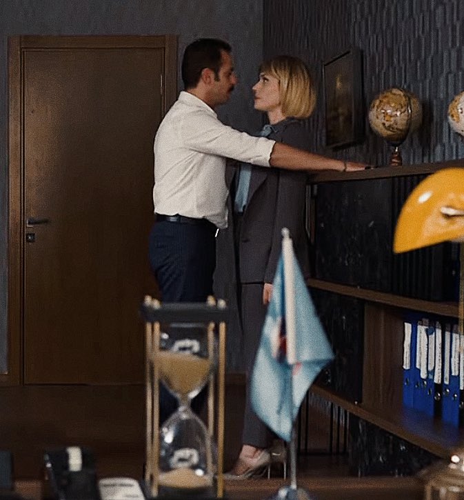 - hala onu çok seviyorsun.. 🌹
#yahder #veliaht