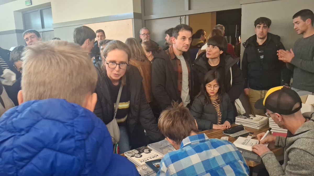 MENDIAREN EGUNA 2️⃣0️⃣2️⃣5️⃣ bikaina Pou Anaien eskutik⛰️⛰️⛰️🔝🔝🔝