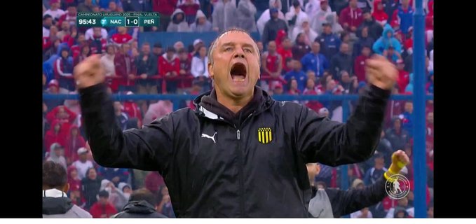 Diegoorocarbon's tweet photo. Me dio vergüenza que Diego festejará un gol anulado. https://t.co/L95AOwszfc