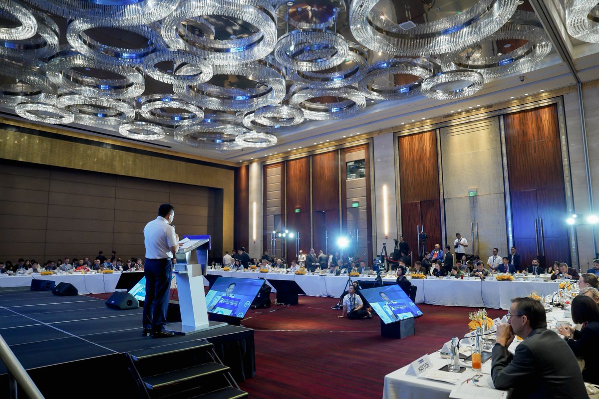 wps_ph's tweet image. #MNLDialogue Recap:
Nov. 7, 2025   

Special Roundtable Discussion: Advancing the ASEAN Coast Guard Forum (ACGF) as a Regional Mechanism
Sponsored by UNODC - United Nations Office on Drugs and Crime (@UNODC)  

This roundtable convened senior maritime law-enforcement leaders to…