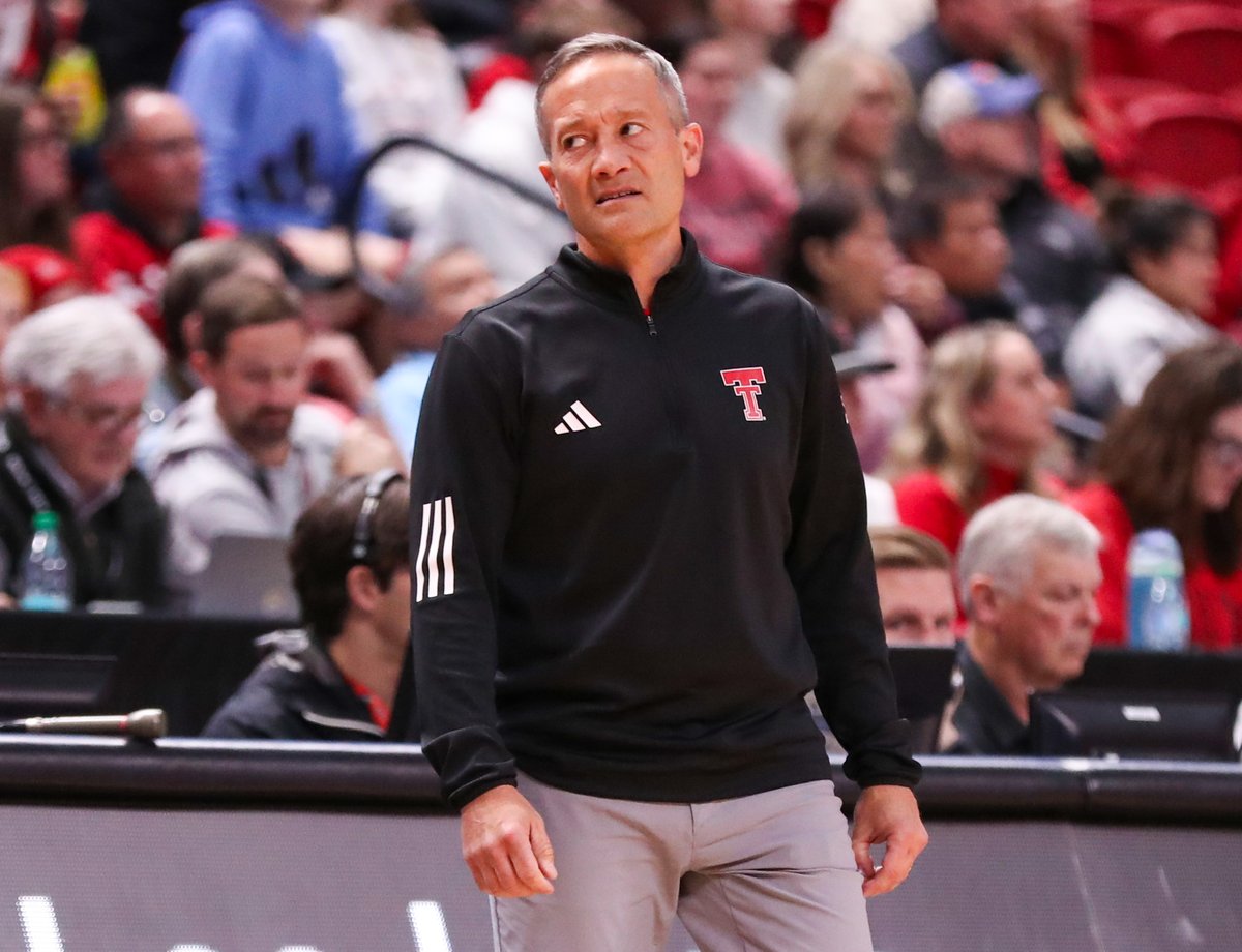 Full gallery of pictures of Texas Tech's win against Wyoming, including perhaps my favorite McCasland reaction face of all times. 
lubbockonline.com/picture-galler…