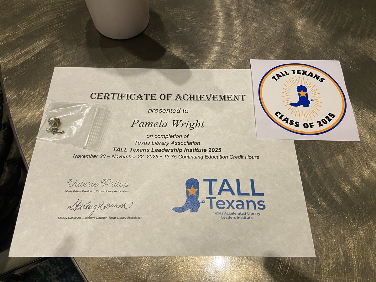 ECliftonLibrary's tweet image. Hey, Clifton Caterpillars! Last week, I learned how to be a better leader so I can make our library better for you. You inspire me to keep growing. 💛📚 Look, I even got a sticker but I didn’t put it on my forehead OR my badge. Where SHOULD I put it? #cliftonreads